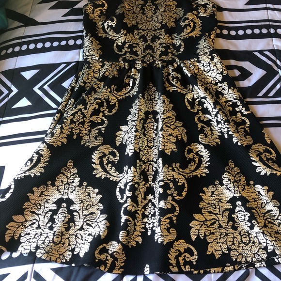 Dress - Picture 2 of 2